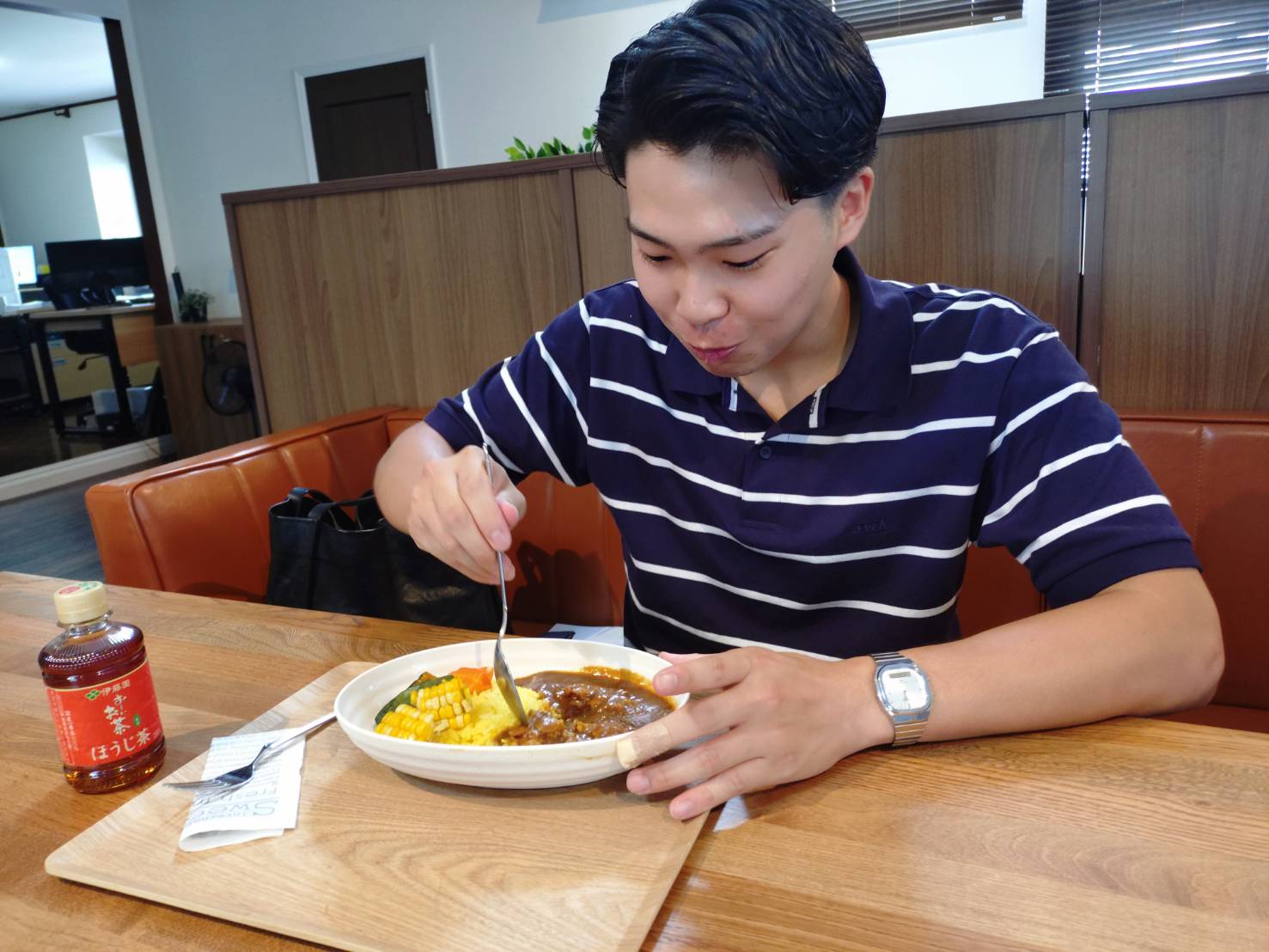 H君インターンシップ　昼食の様子